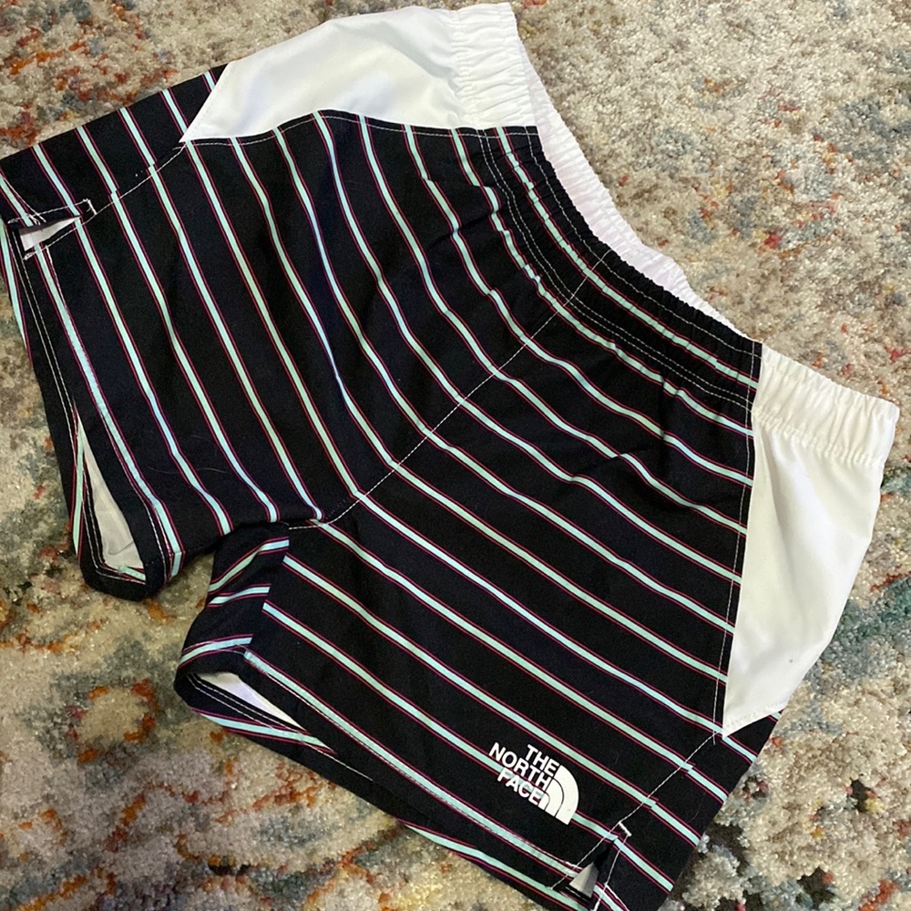 Girls NorthFace shorts. NEW w/o tags! Size small.